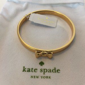 🆕🏆🎀KATE SPADE Gold 'Take A Bow' Bangle 🎀🏆🆕